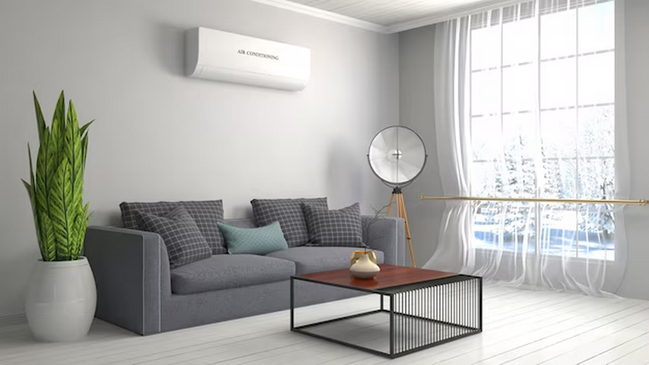 Split-type air conditioning in a living room